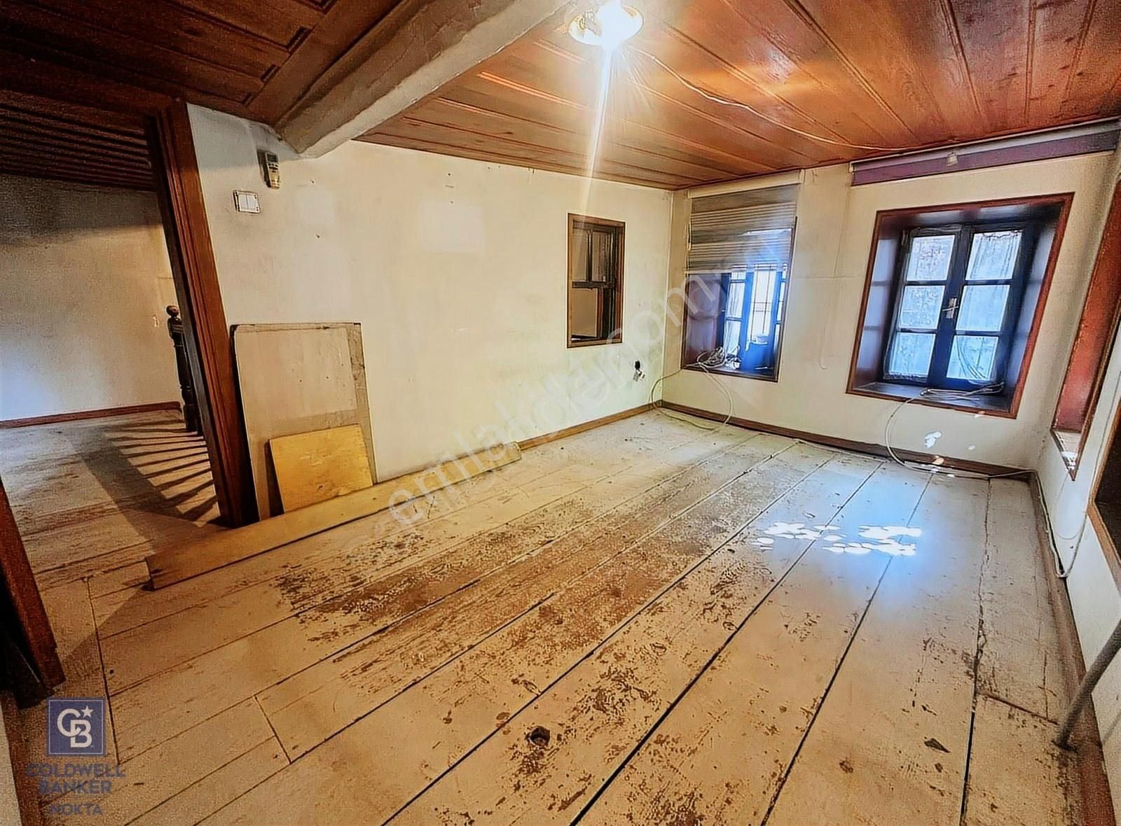 Ayvalık Merkez'de Denize 50 M Mesafede Satılık Tescilli Rum Evi - Görsel 27