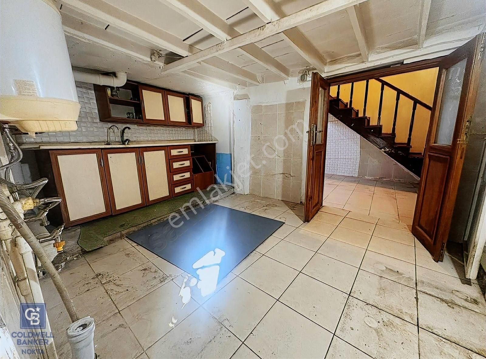 Ayvalık Merkez'de Denize 50 M Mesafede Satılık Tescilli Rum Evi - Görsel 22