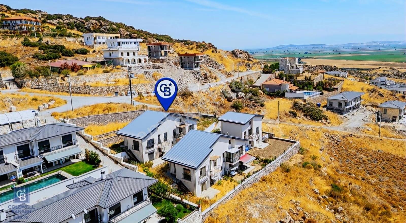 Foça Yenibağarası'nda Satılık 3+1 Loft Villa - Görsel 11