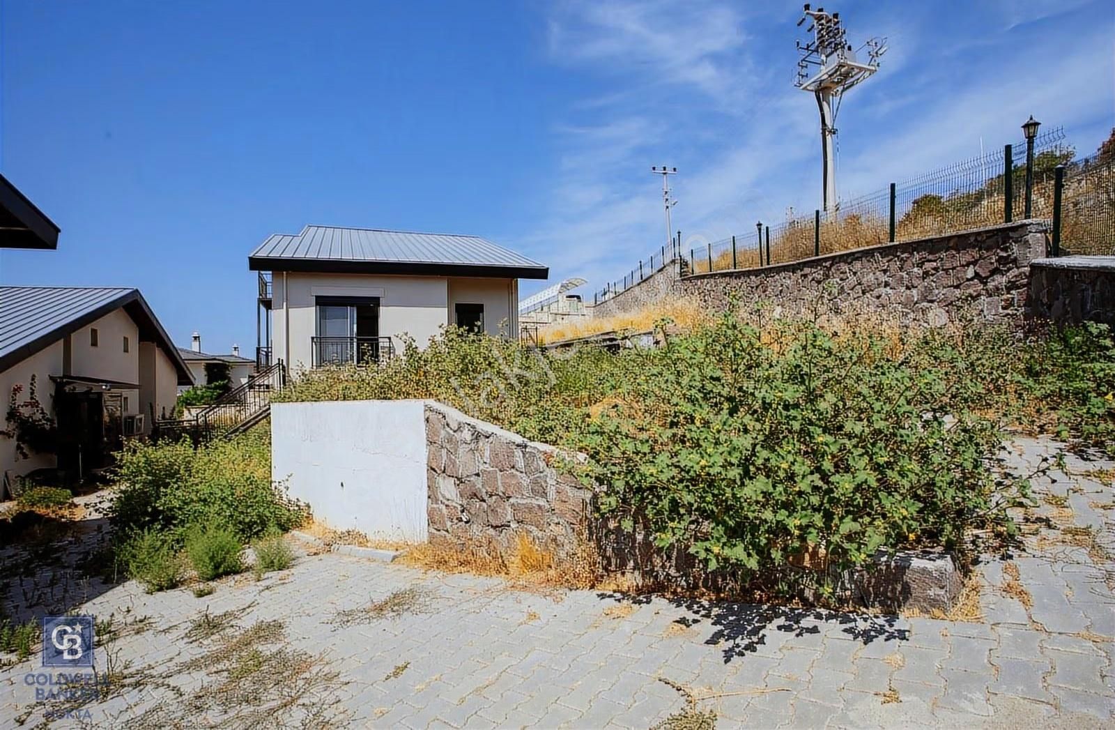 Foça Yenibağarası'nda Satılık 3+1 Loft Villa - Görsel 2