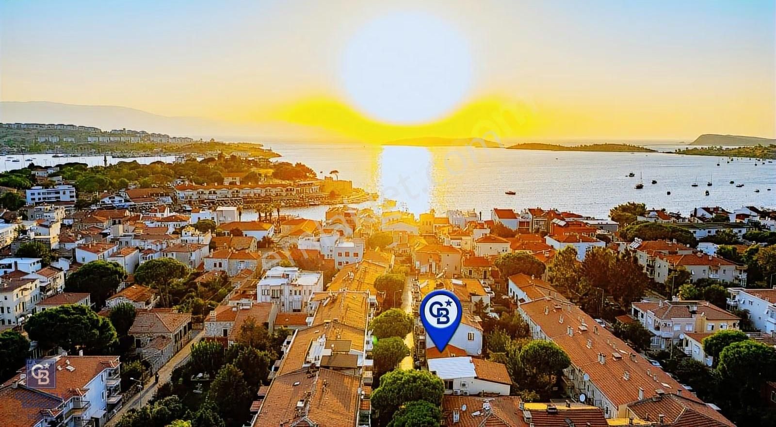 Eski Foça'da Satılık Tescilli Tarihi Müstakil Taş Ev