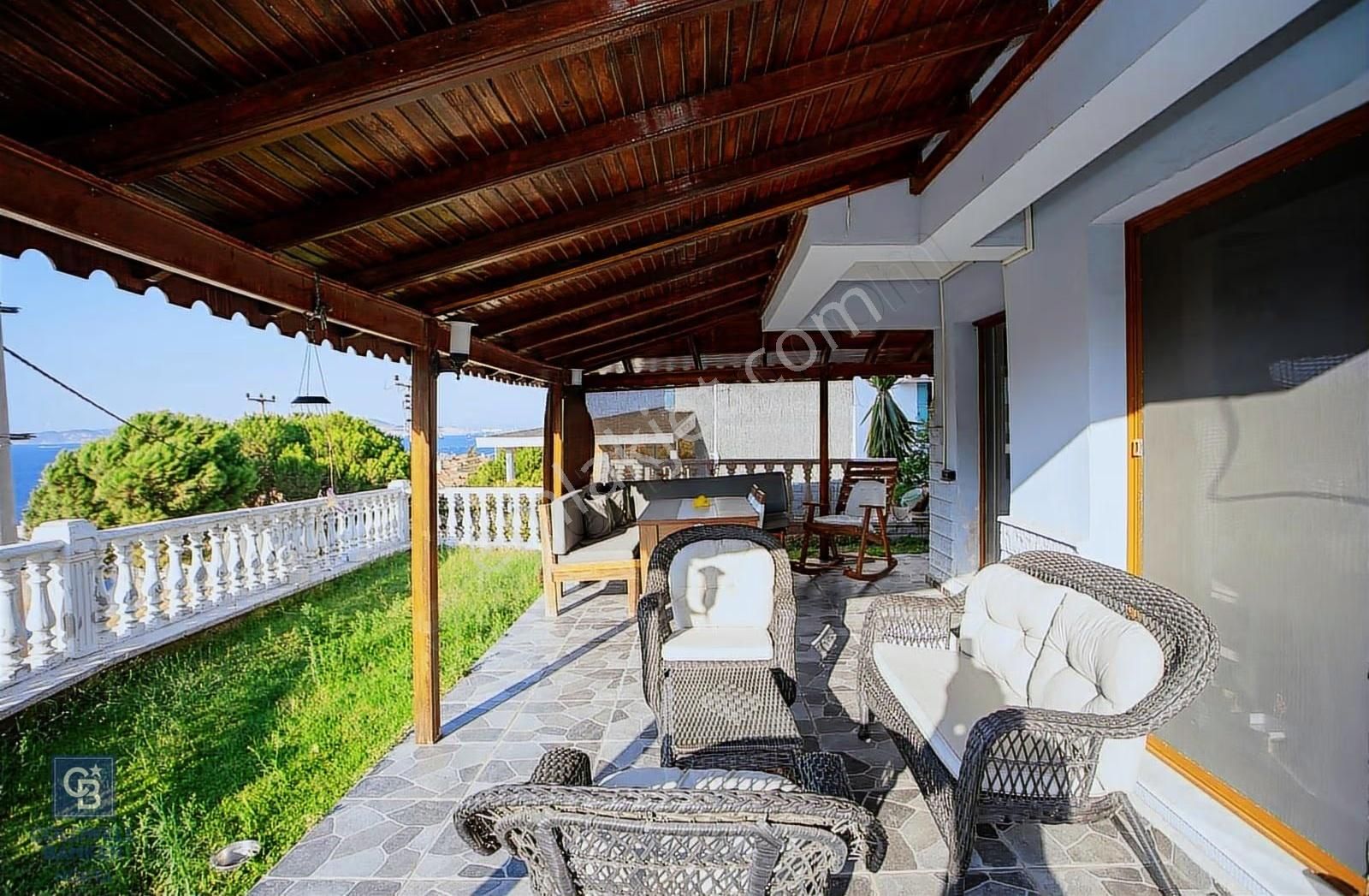 Yenifoça Donatkentte Satılık 3+1 Eşyalı Müstakil Villa - Görsel 10