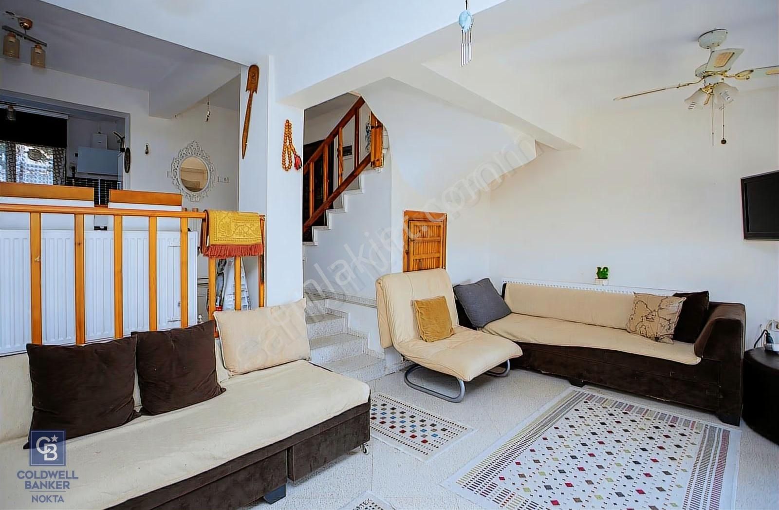 Yenifoça Donatkentte Satılık 3+1 Eşyalı Müstakil Villa - Görsel 7