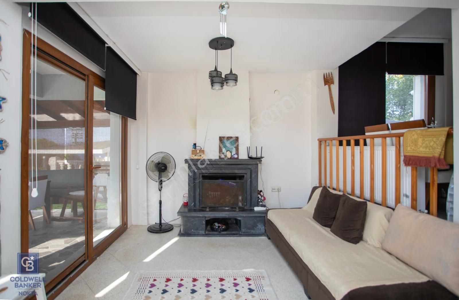 Yenifoça Donatkentte Satılık 3+1 Eşyalı Müstakil Villa - Görsel 13