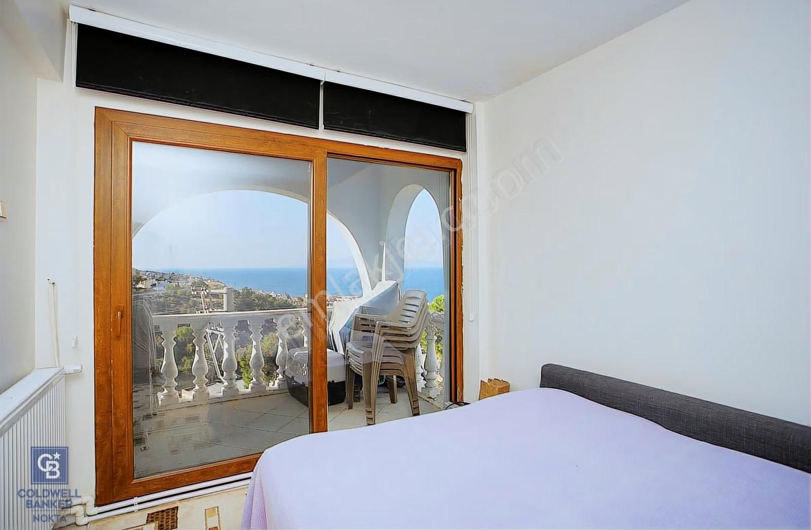 Yenifoça Donatkentte Satılık 3+1 Eşyalı Müstakil Villa - Görsel 30