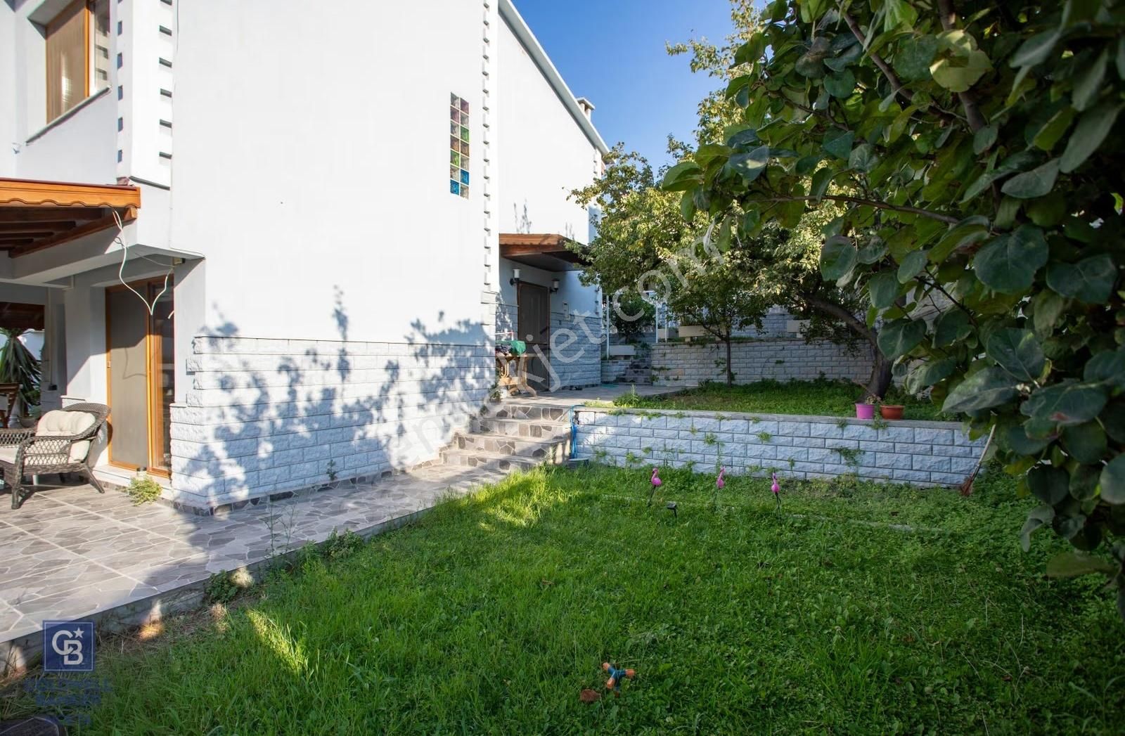 Yenifoça Donatkentte Satılık 3+1 Eşyalı Müstakil Villa - Görsel 14