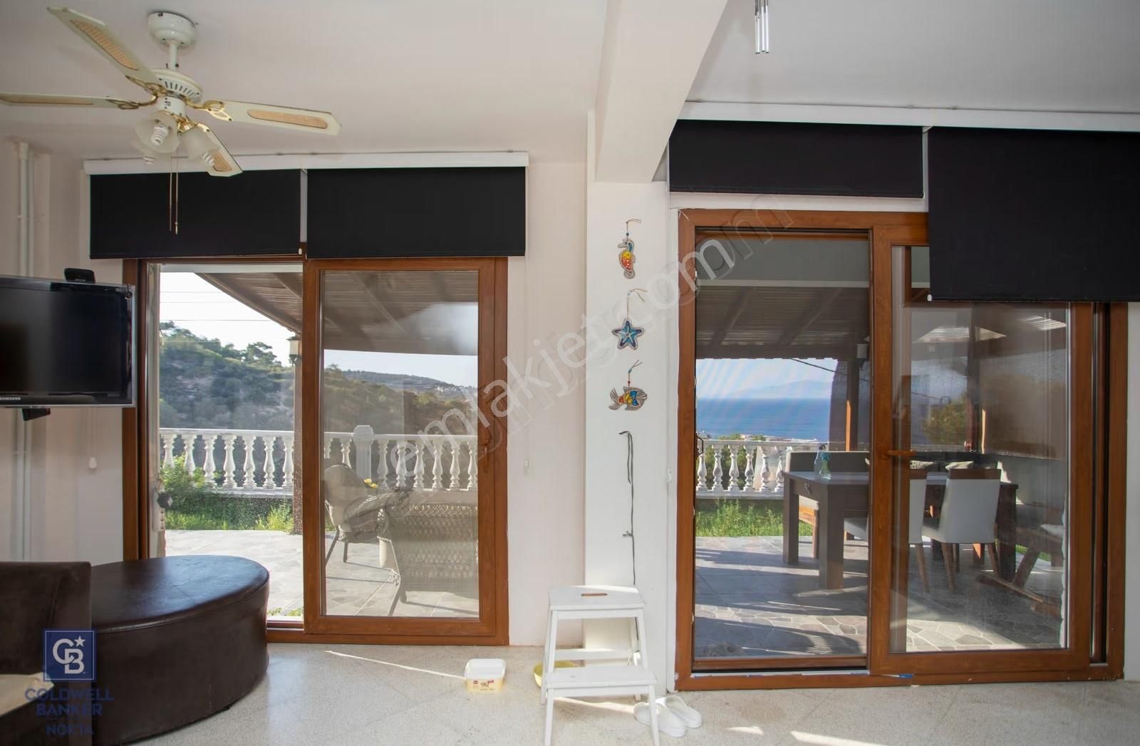 Yenifoça Donatkentte Satılık 3+1 Eşyalı Müstakil Villa - Görsel 24