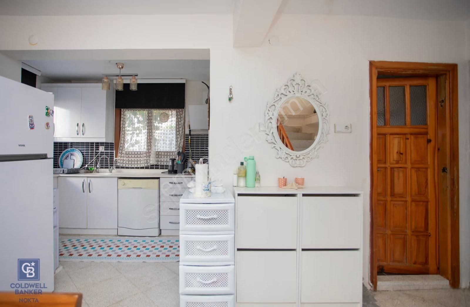 Yenifoça Donatkentte Satılık 3+1 Eşyalı Müstakil Villa - Görsel 32