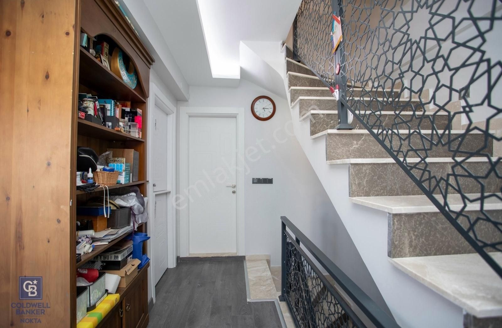 Yenifoça'da Deniz Manzaralı Satılık 3+2 Tripleks Villa - Görsel 21