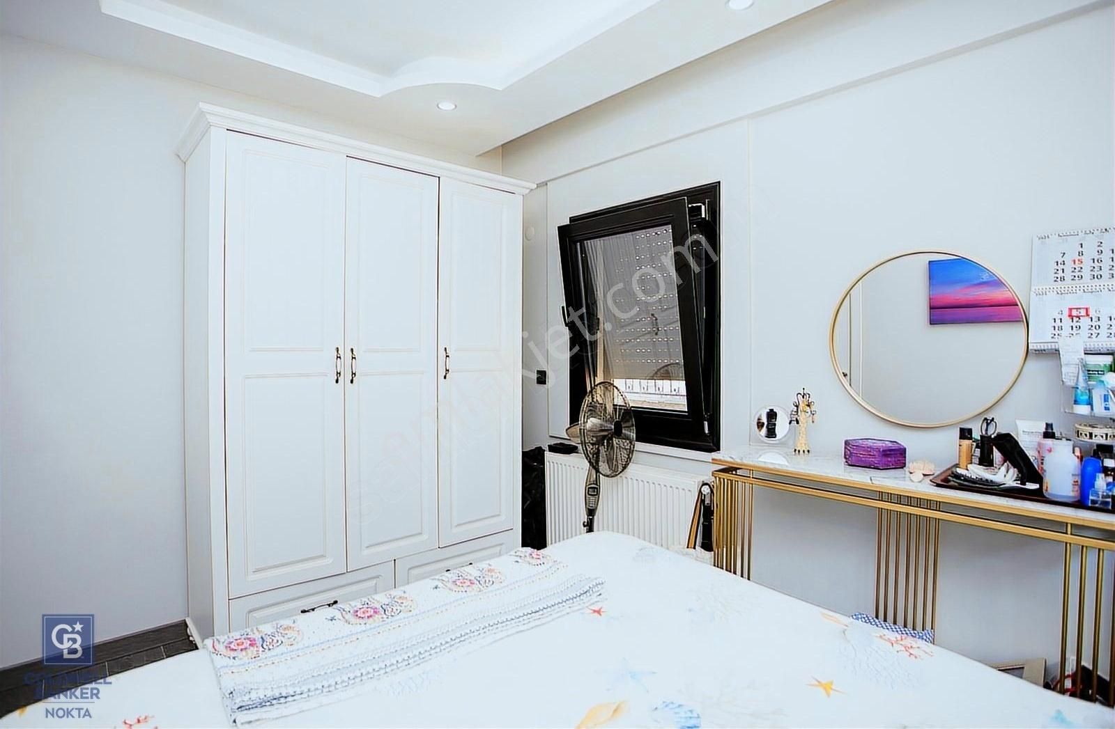 Yenifoça'da Deniz Manzaralı Satılık 3+2 Tripleks Villa - Görsel 28