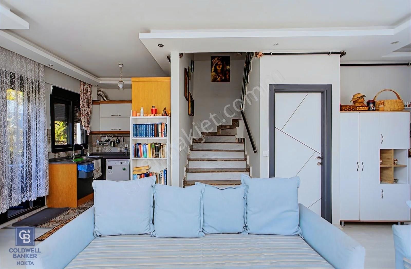 Yenifoça Gencelli'de Satılık 3+1 Tripleks Villa - Görsel 7