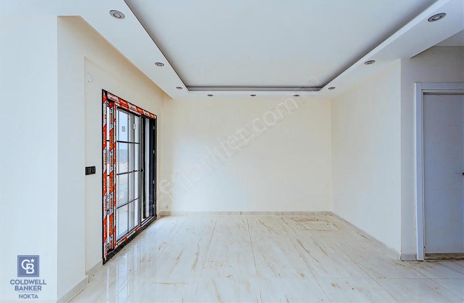 Yenifoça Donatkent Mevkiinde Satılık Havuzlu 3+1 Müstakil Villa - Görsel 12