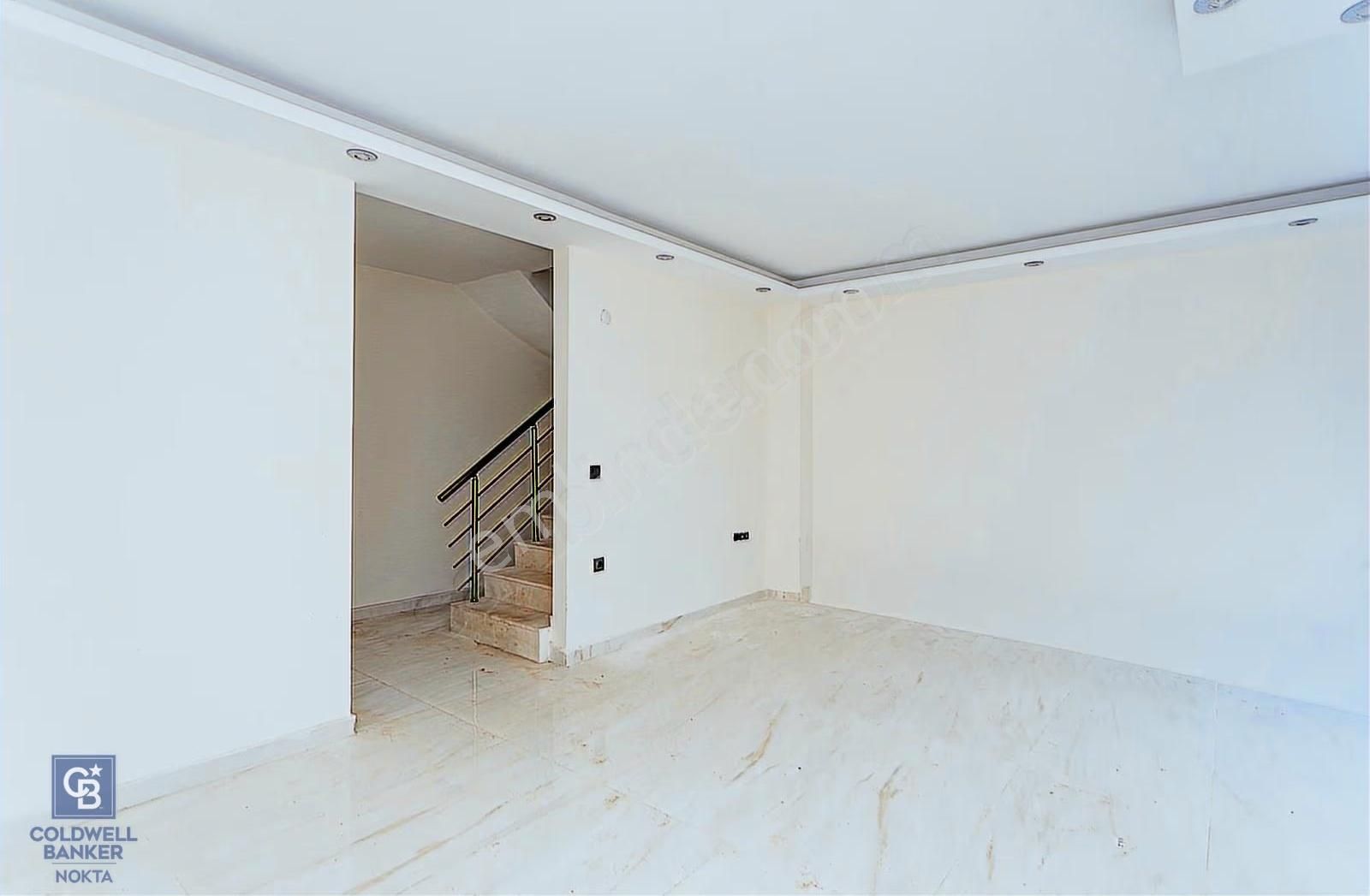 Yenifoça Donatkent Mevkiinde Satılık Havuzlu 3+1 Müstakil Villa - Görsel 20