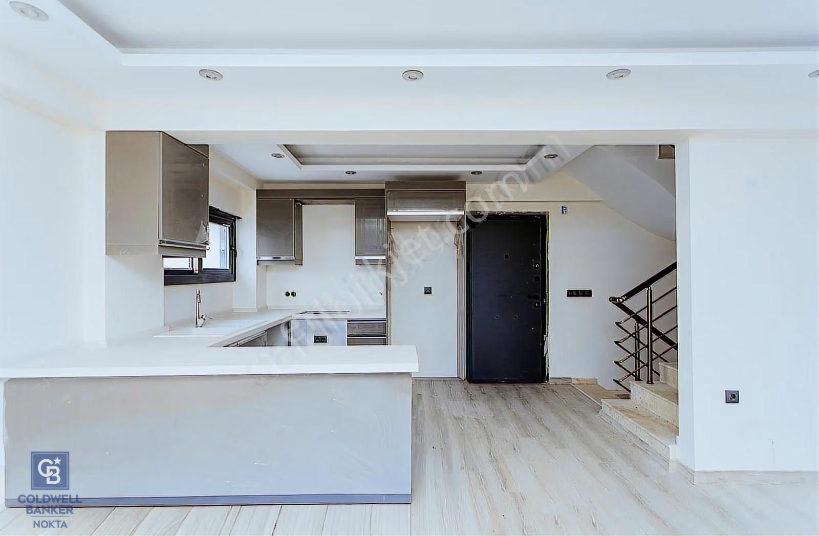 Yenifoça Donatkent Mevkiinde Satılık Havuzlu 3+1 Müstakil Villa - Görsel 25