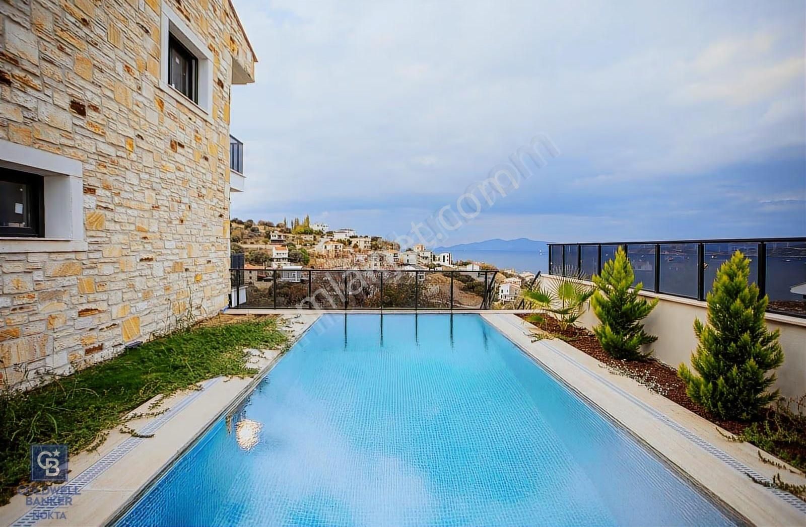 Yenifoça Donatkent Mevkiinde Satılık Havuzlu 3+1 Müstakil Villa - Görsel 34