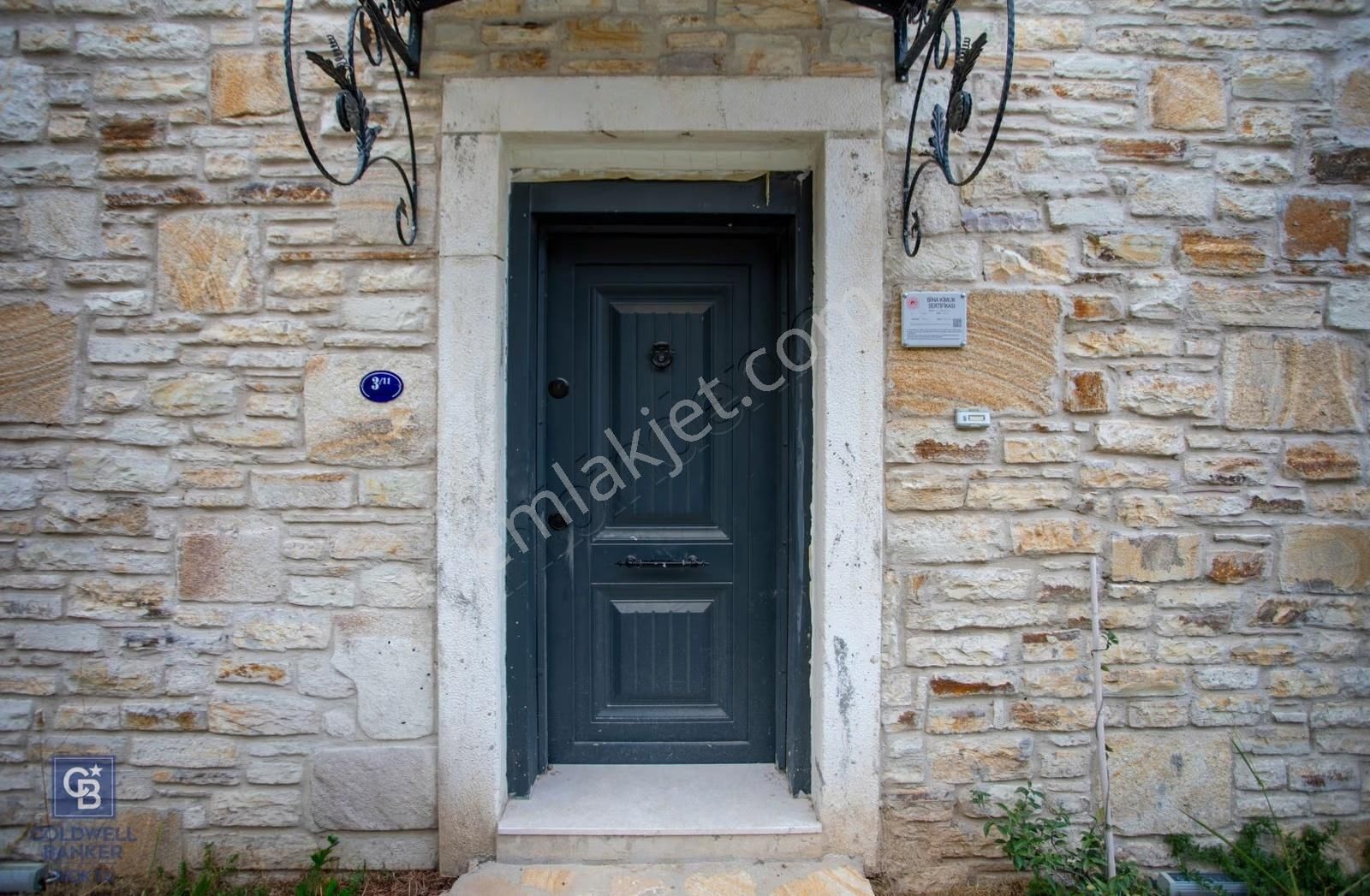 Yenifoça Donatkent Mevkiinde Satılık Havuzlu 3+1 Müstakil Villa - Görsel 26