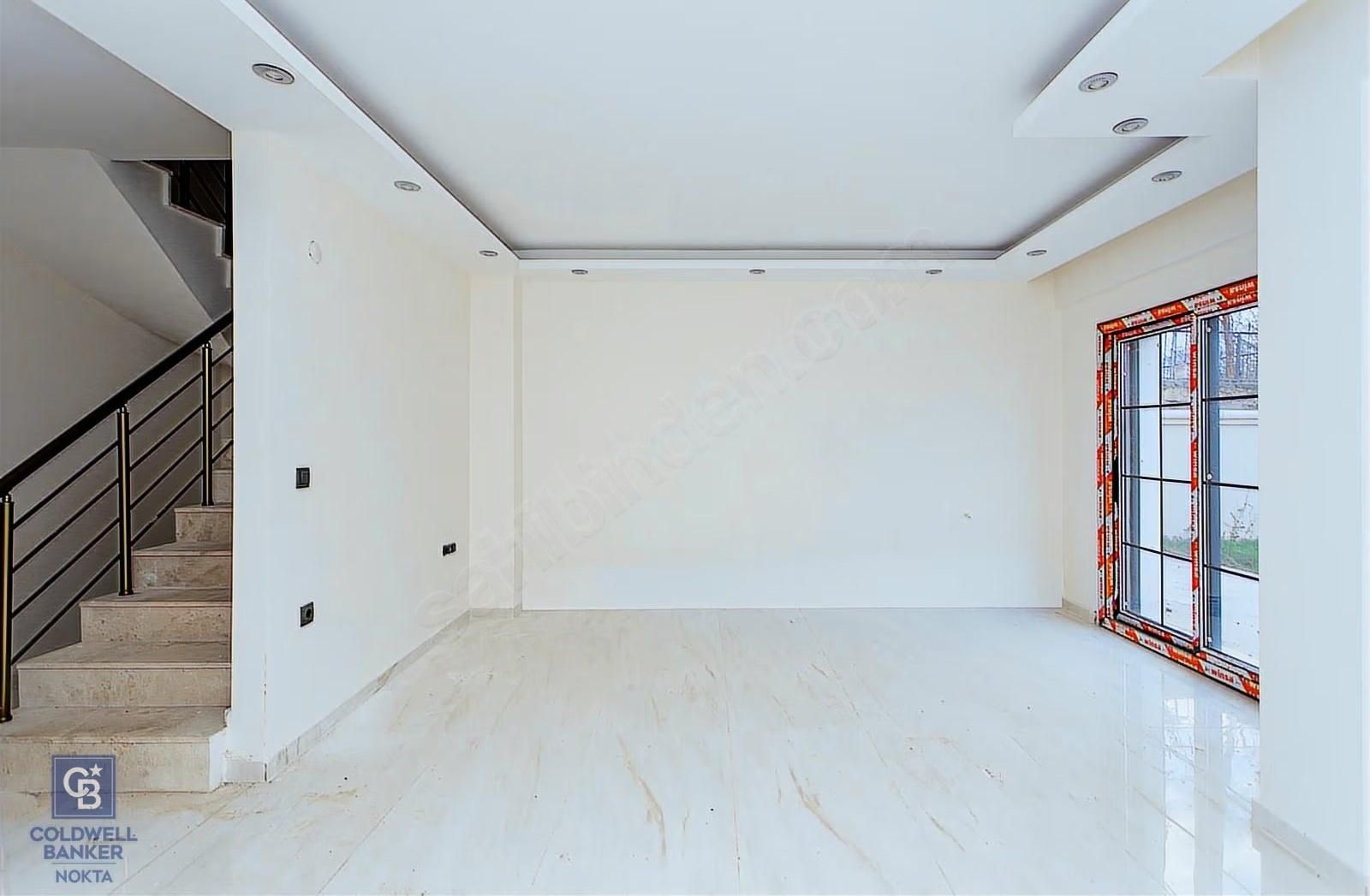 Yenifoça Donatkent Mevkiinde Satılık Havuzlu 3+1 Müstakil Villa - Görsel 14