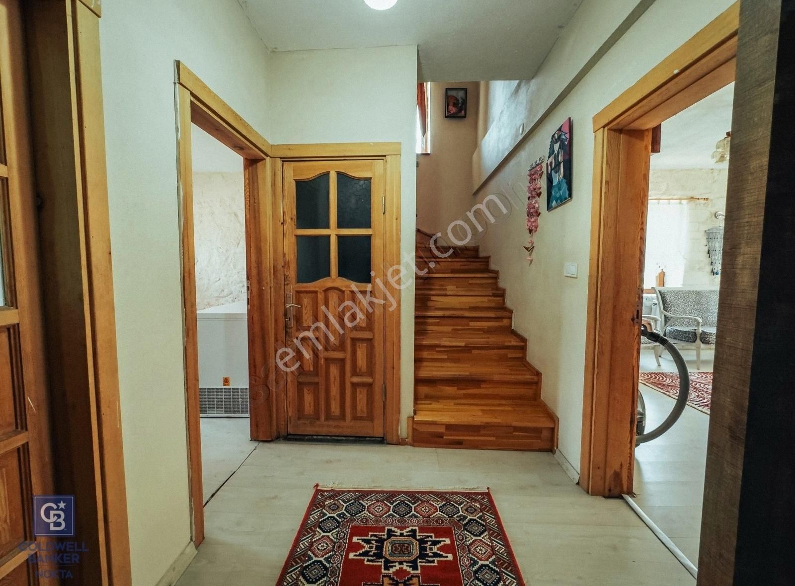 Foça Ilıpınar'da Satılık Müstakil Taş Ev Ve Zeytinli Tarla - Görsel 4