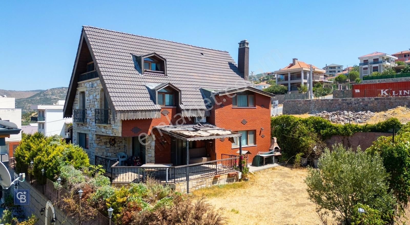 Menemen Göktepe Mah Satılık 4+2 Müstakil Bahçeli Tripleks Villa