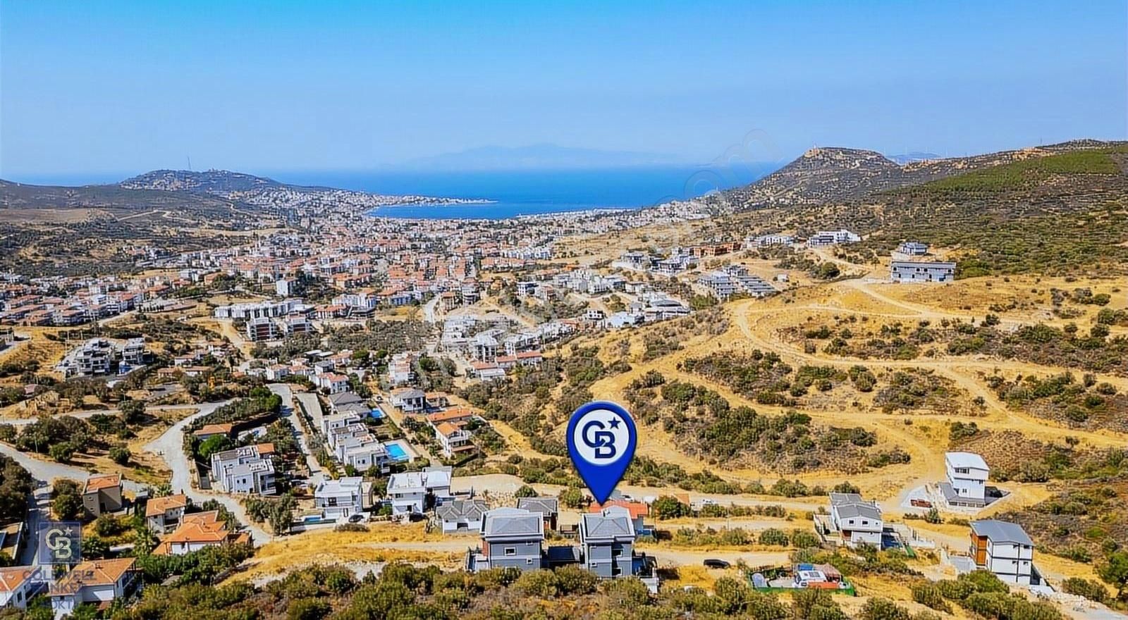 Yenifoça'da Deniz Manzaralı Müstakil Havuzlu 3+1 Tripleks Villa - Görsel 14