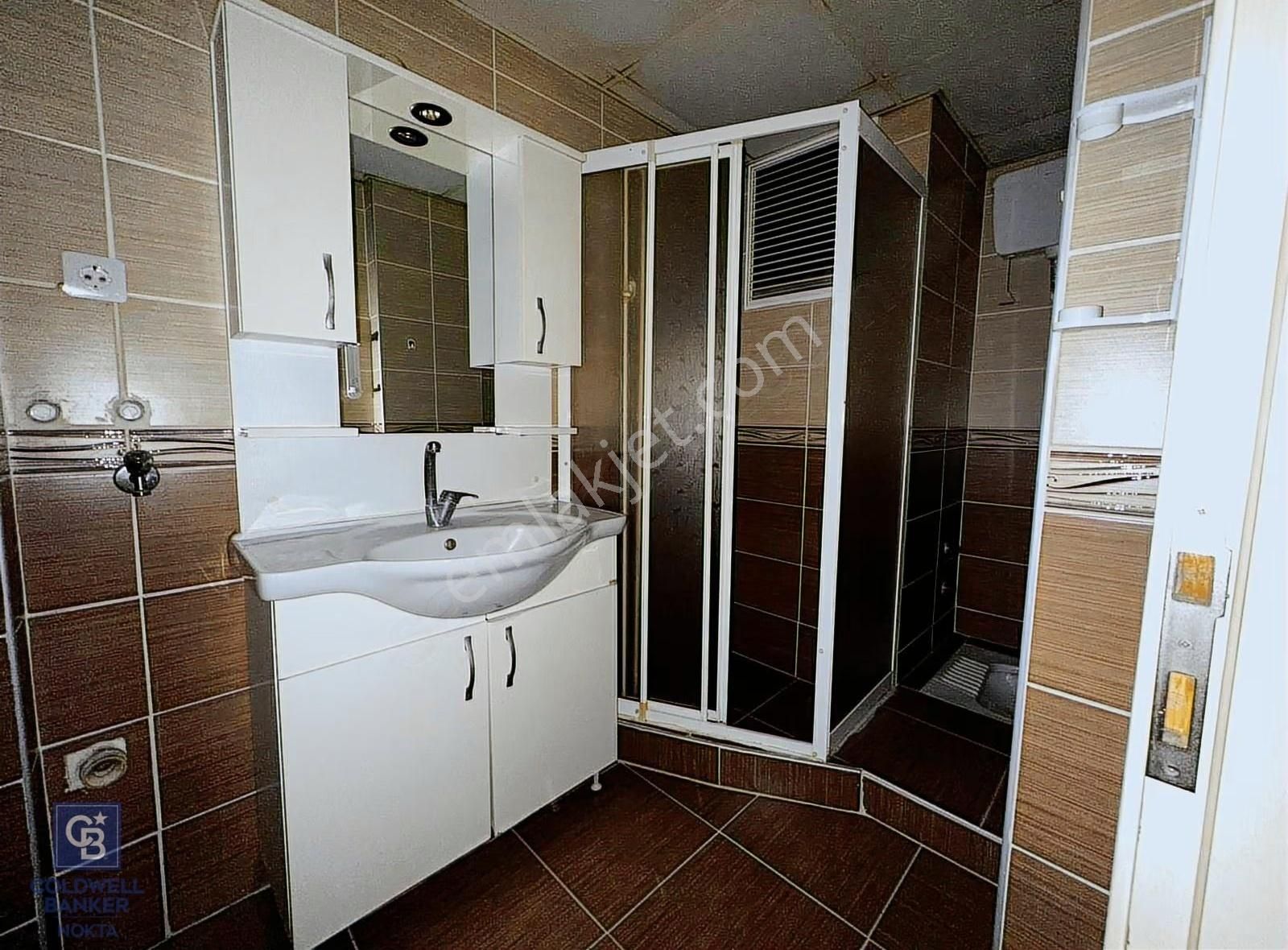 Bornova Çamdibi Merkezi Konumda Kiralık Geniş 3+1 Daire - Görsel 35