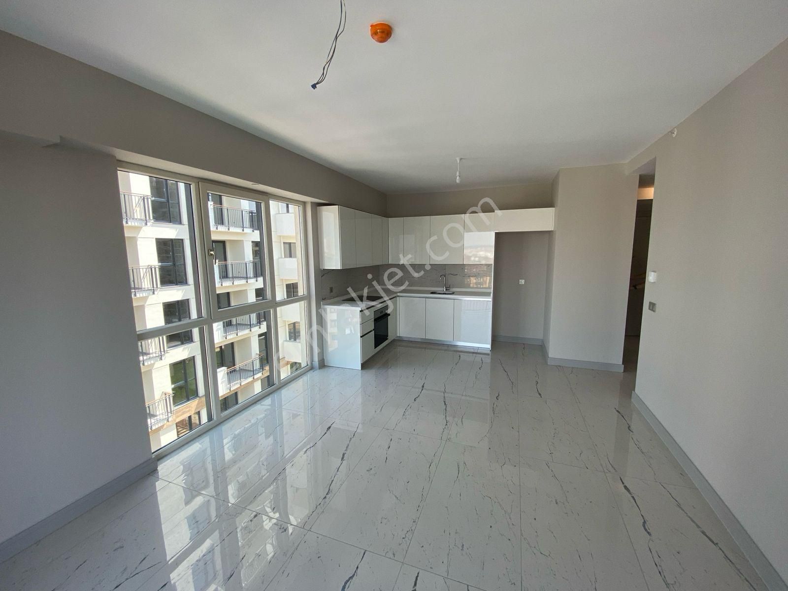 Seeworld Sinpaş Metrolife 2+1 145m2 Balkonlu Teraslı - Görsel 2