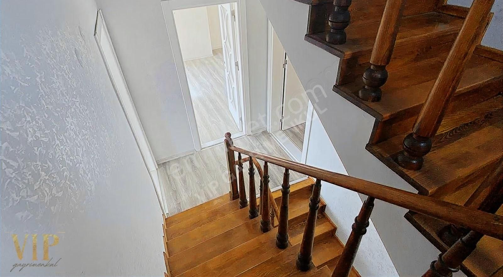 Vip Gayrimenkul'den Ultra Lüx 7+2 Tripleks Villa - Görsel 14