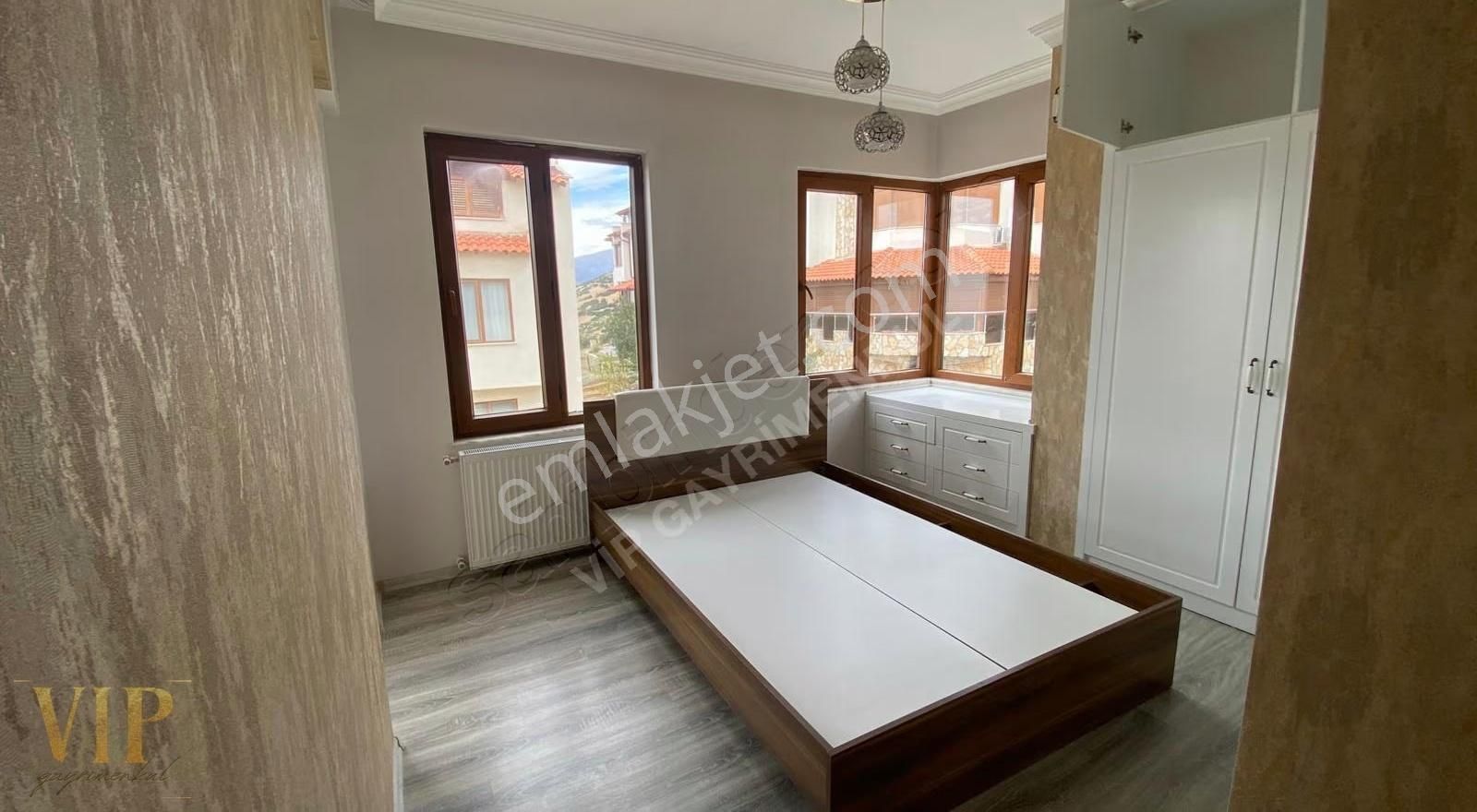 Vip Gayrimenkul'den Ultra Lüx 7+2 Tripleks Villa - Görsel 24