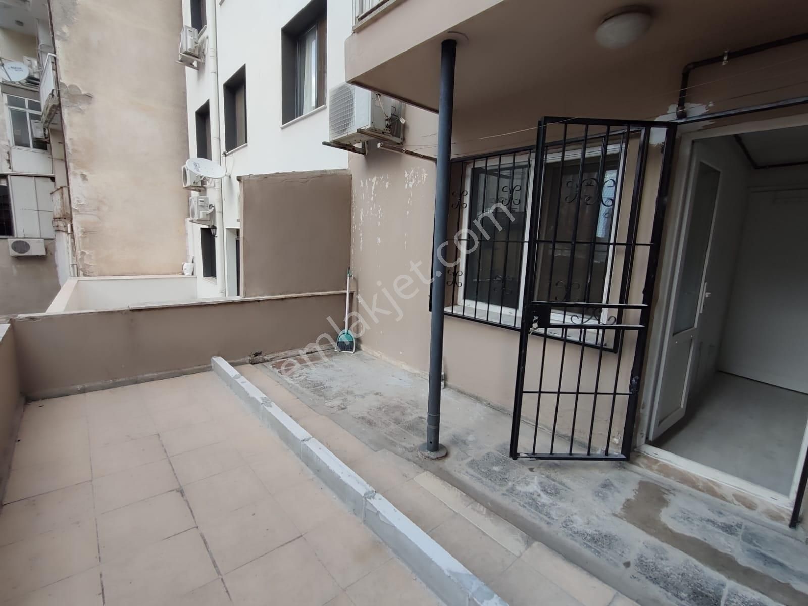 Başkut Emlak'tan Karşıyaka Çarşıda Kiralık Büro&ofis - Görsel 7
