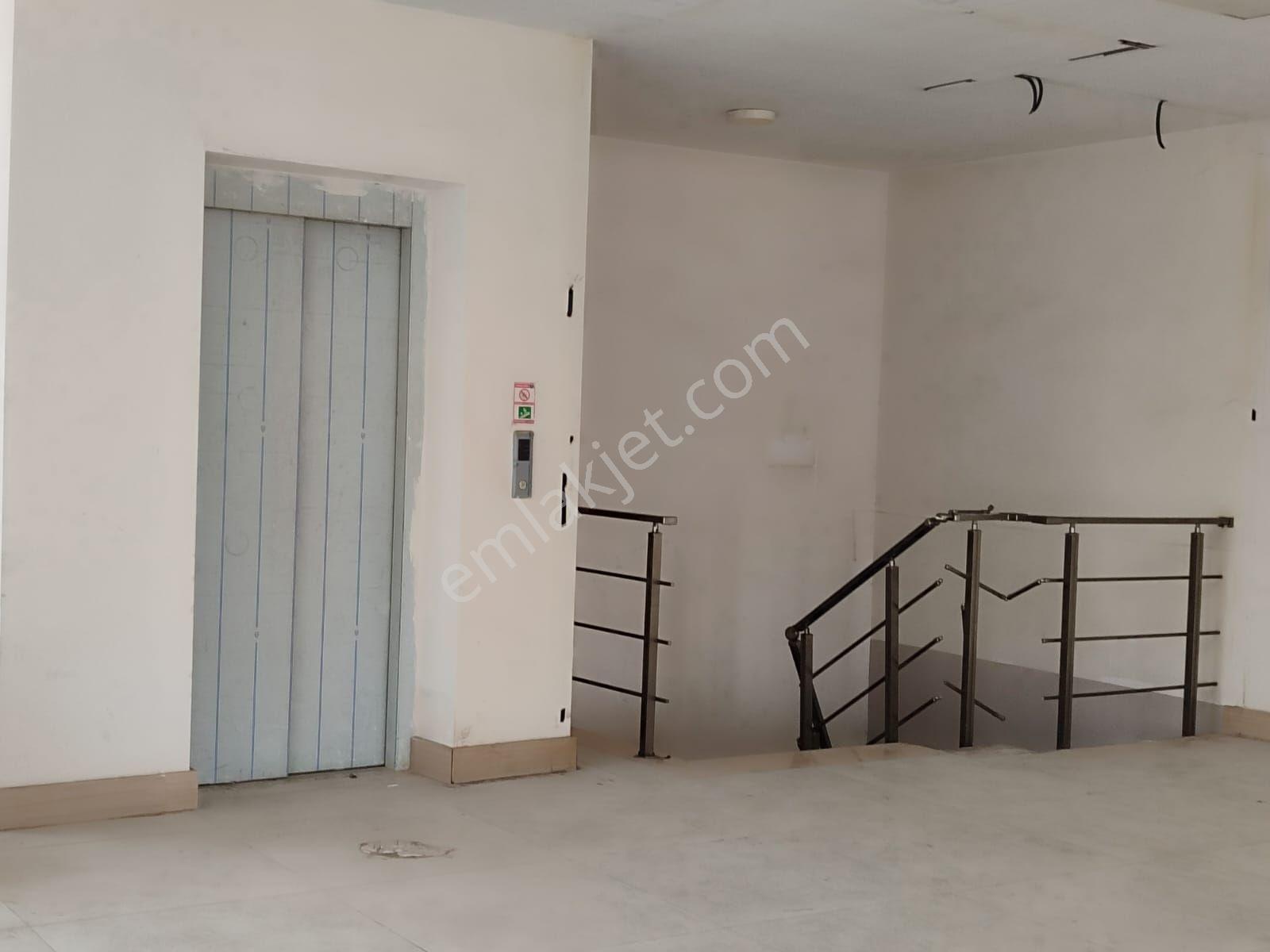 Başkut Emlak'tan İmbatlı'da Kiralık 2 Katlı Köşe Dükkan - Görsel 32