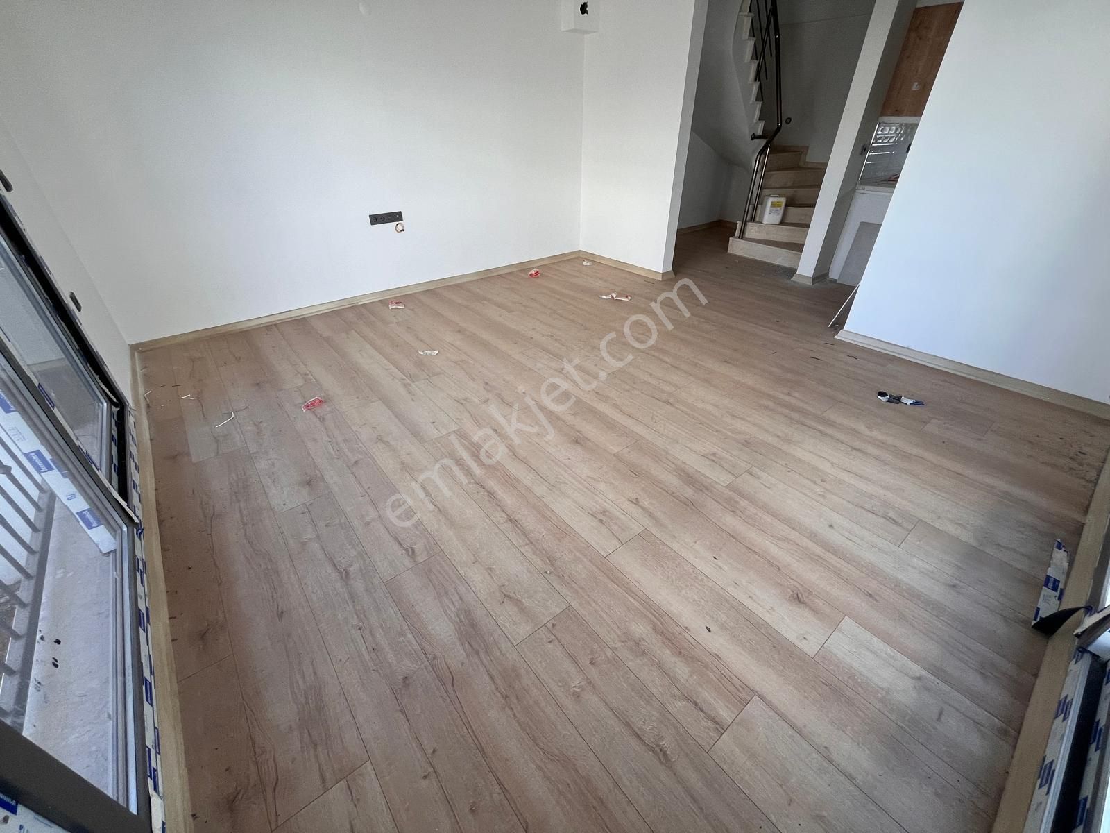 Seferihisar Payamlıda Geniş Bahçeli Sıfır 3+1 Yazlık - Görsel 27