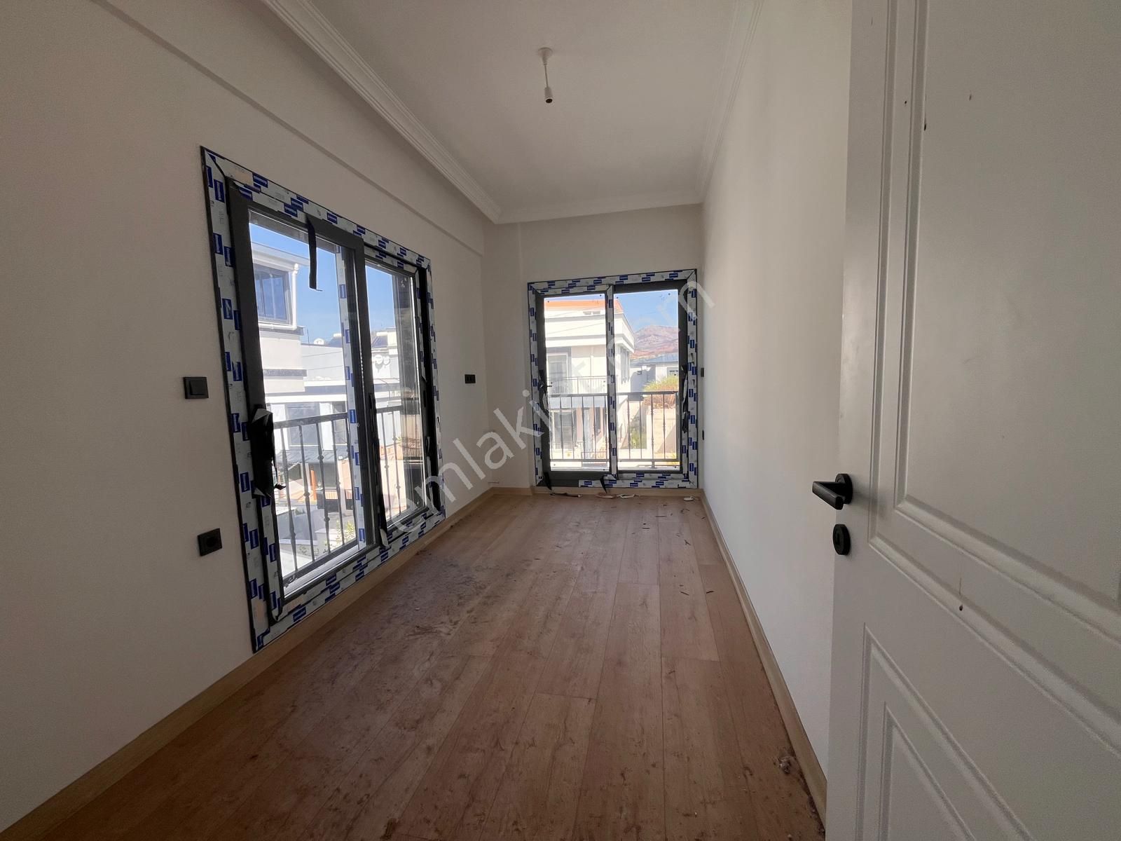 Seferihisar Payamlıda Geniş Bahçeli Sıfır 3+1 Yazlık - Görsel 24