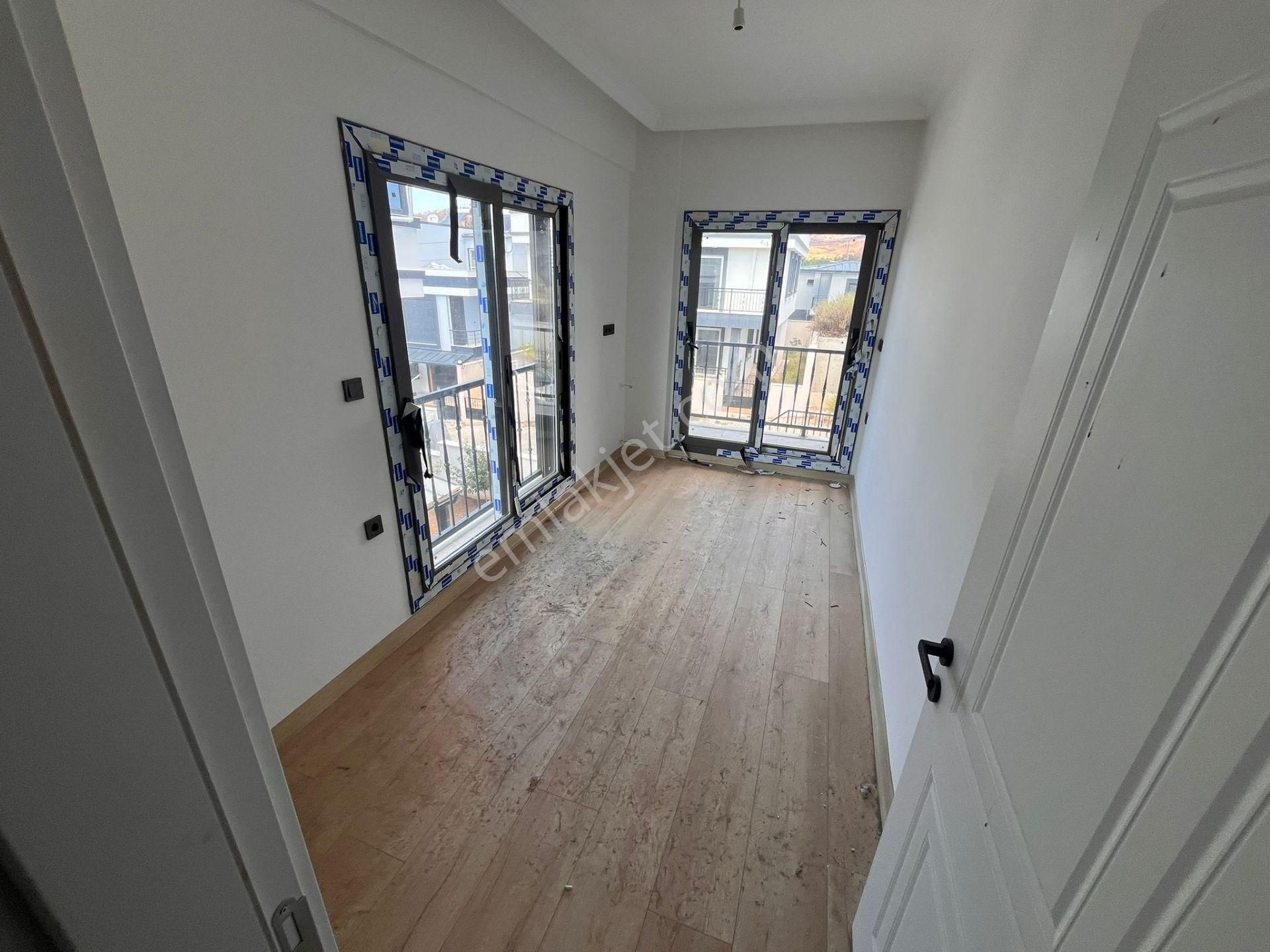 Seferihisar Payamlıda Geniş Bahçeli Sıfır 3+1 Yazlık - Görsel 16