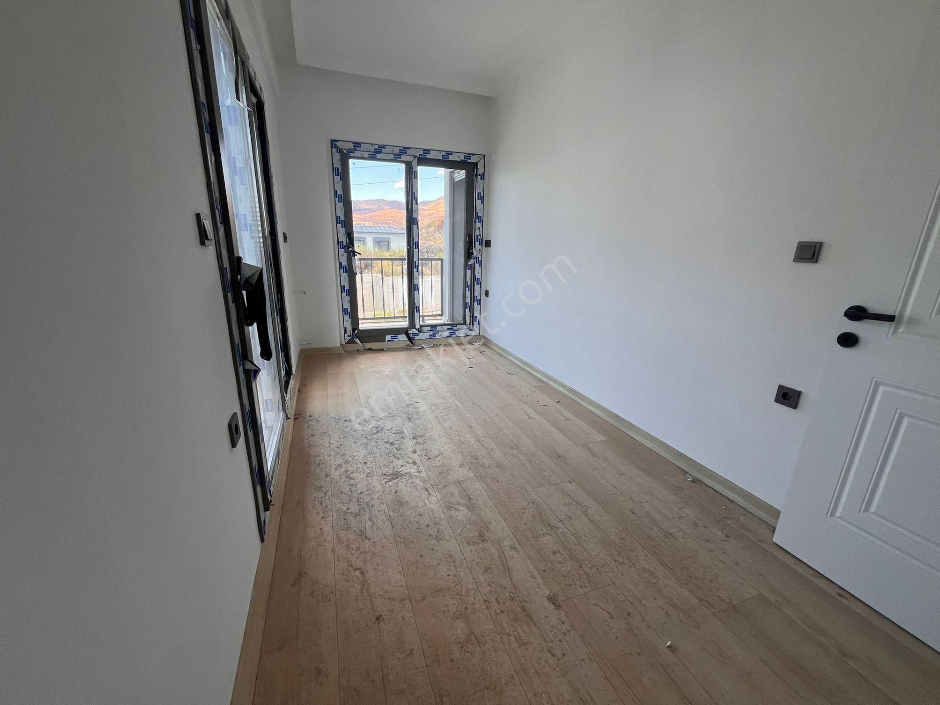 Seferihisar Payamlıda Geniş Bahçeli Sıfır 3+1 Yazlık - Görsel 19