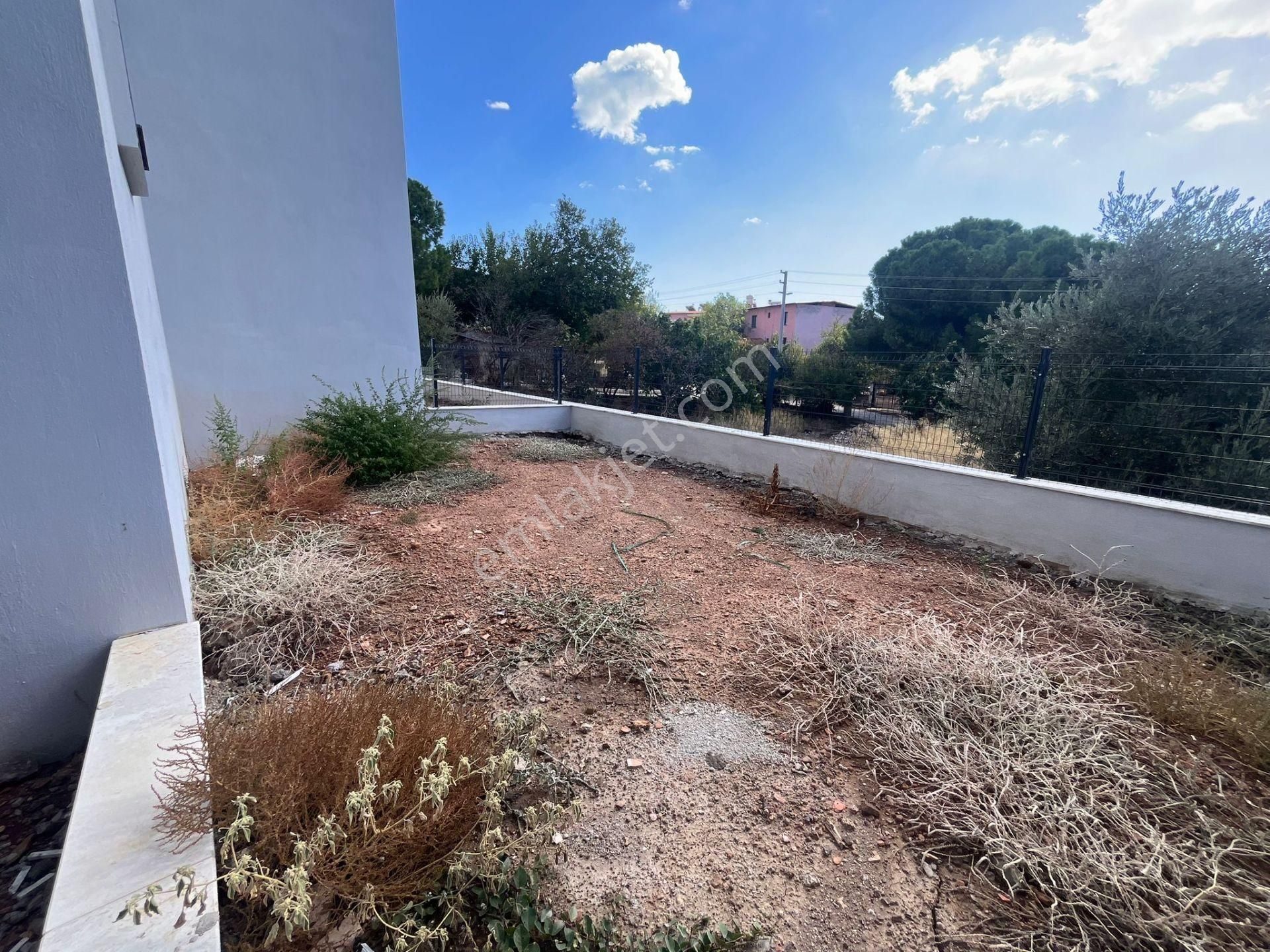 Seferihisar Payamlıda Geniş Bahçeli Sıfır 3+1 Yazlık - Görsel 5