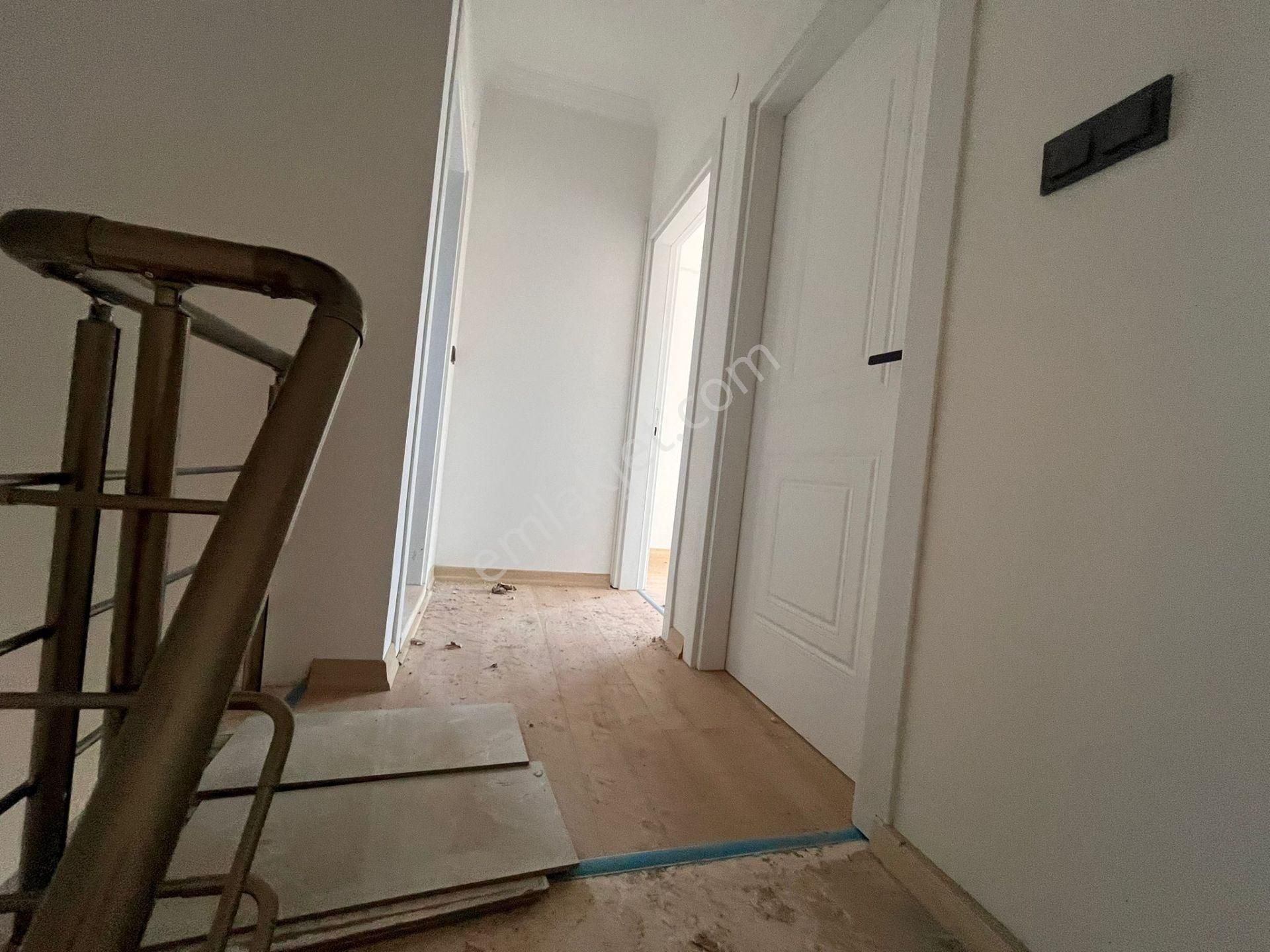 Seferihisar Payamlıda Geniş Bahçeli Sıfır 3+1 Yazlık - Görsel 18