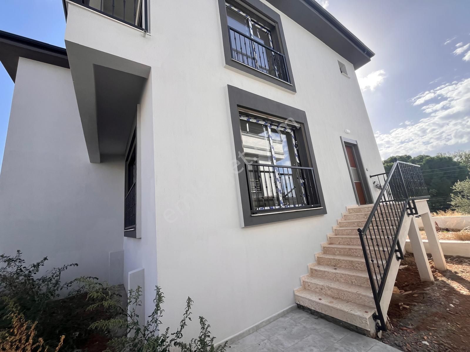 Seferihisar Payamlıda Geniş Bahçeli Sıfır 3+1 Yazlık - Görsel 3