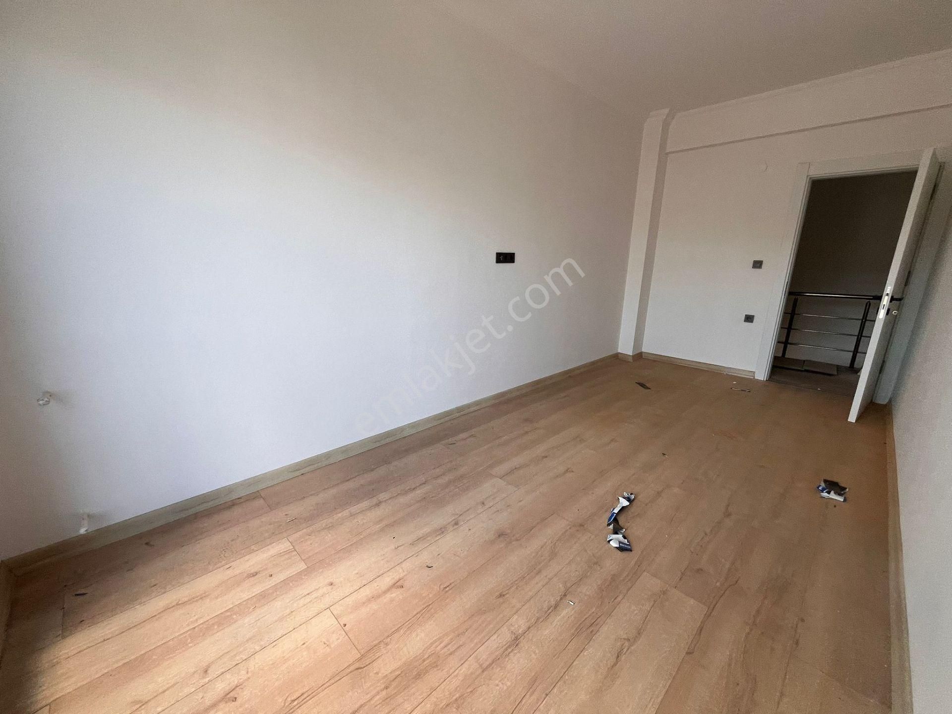 Seferihisar Payamlıda Geniş Bahçeli Sıfır 3+1 Yazlık - Görsel 20