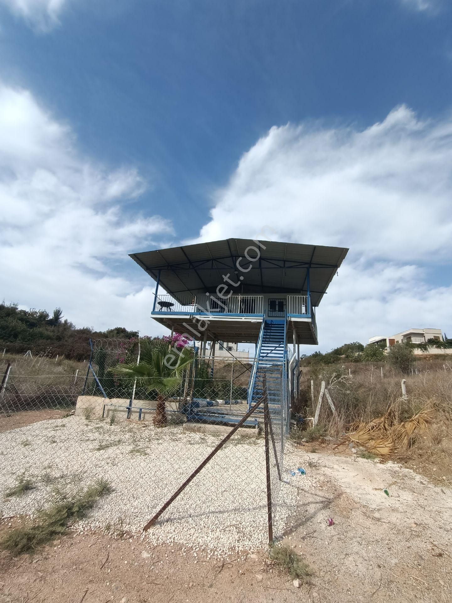 İz'den Göl Manzaralı İmarlı Hobi Bahçeli