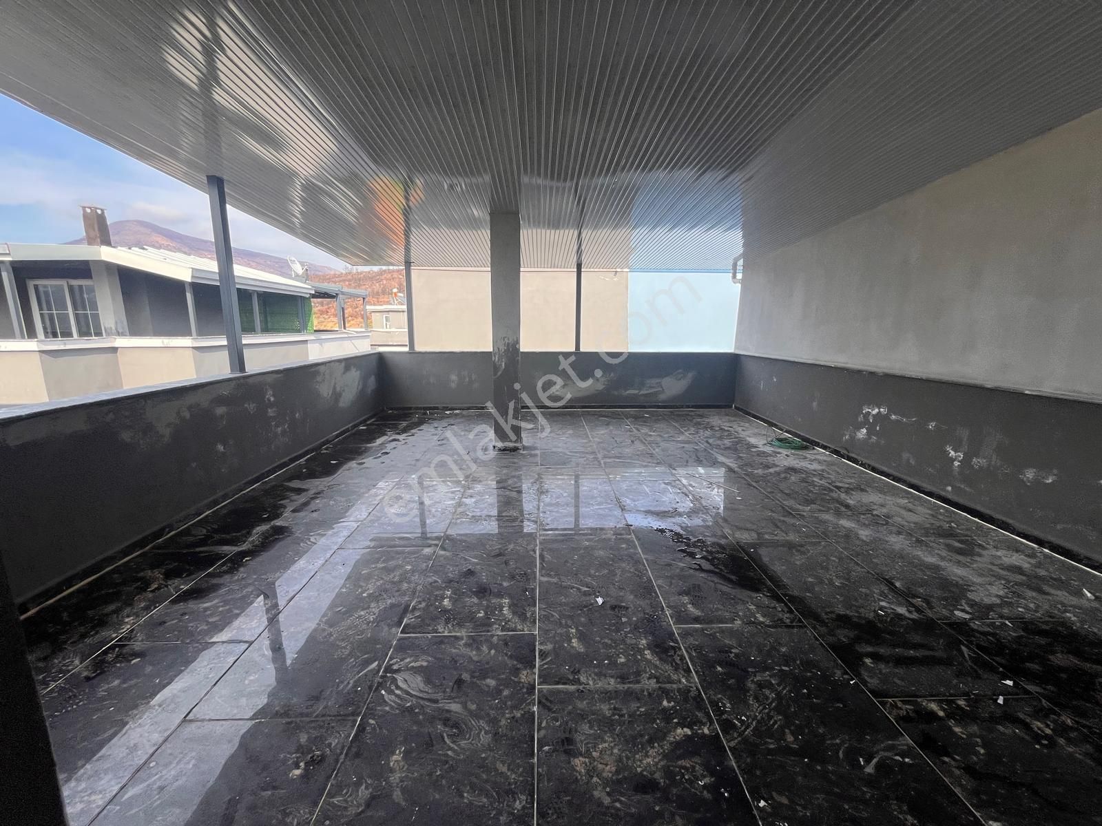 Seferihisar Payamlıda Uygun Fiyata Sıfır 3+1 Bahçeli Villa - Görsel 31