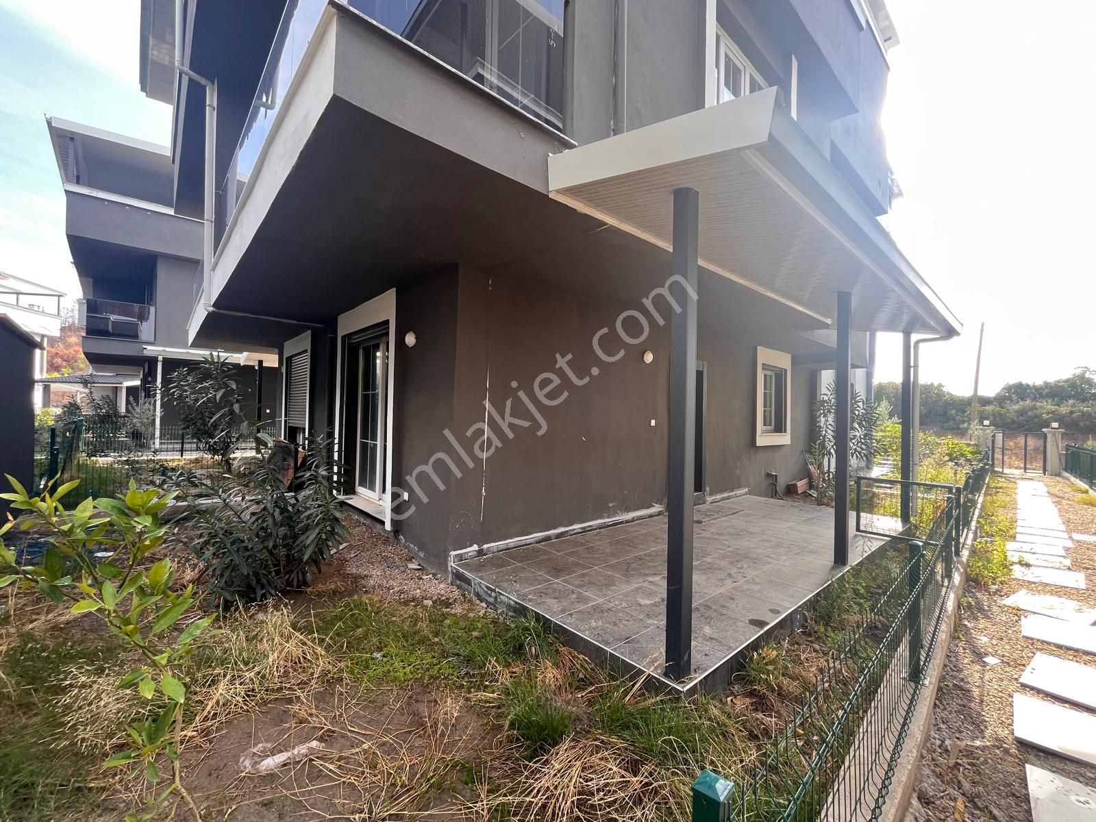 Seferihisar Payamlıda Uygun Fiyata Sıfır 3+1 Bahçeli Villa