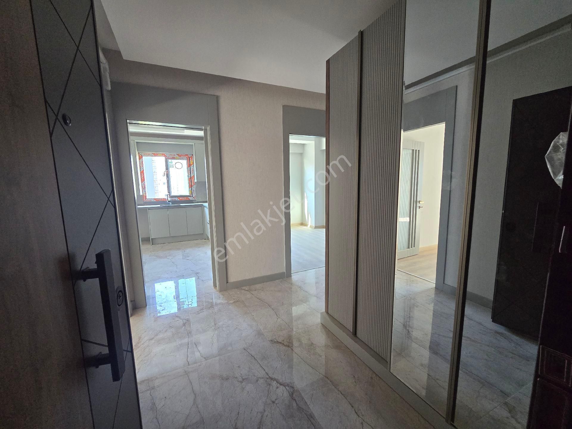 Aktif Gayrimenkulden Çiflikköyde Lüxs Sit De Satılık Ultra Lüxs 4+1 13 Cü Kat Daire - Görsel 13