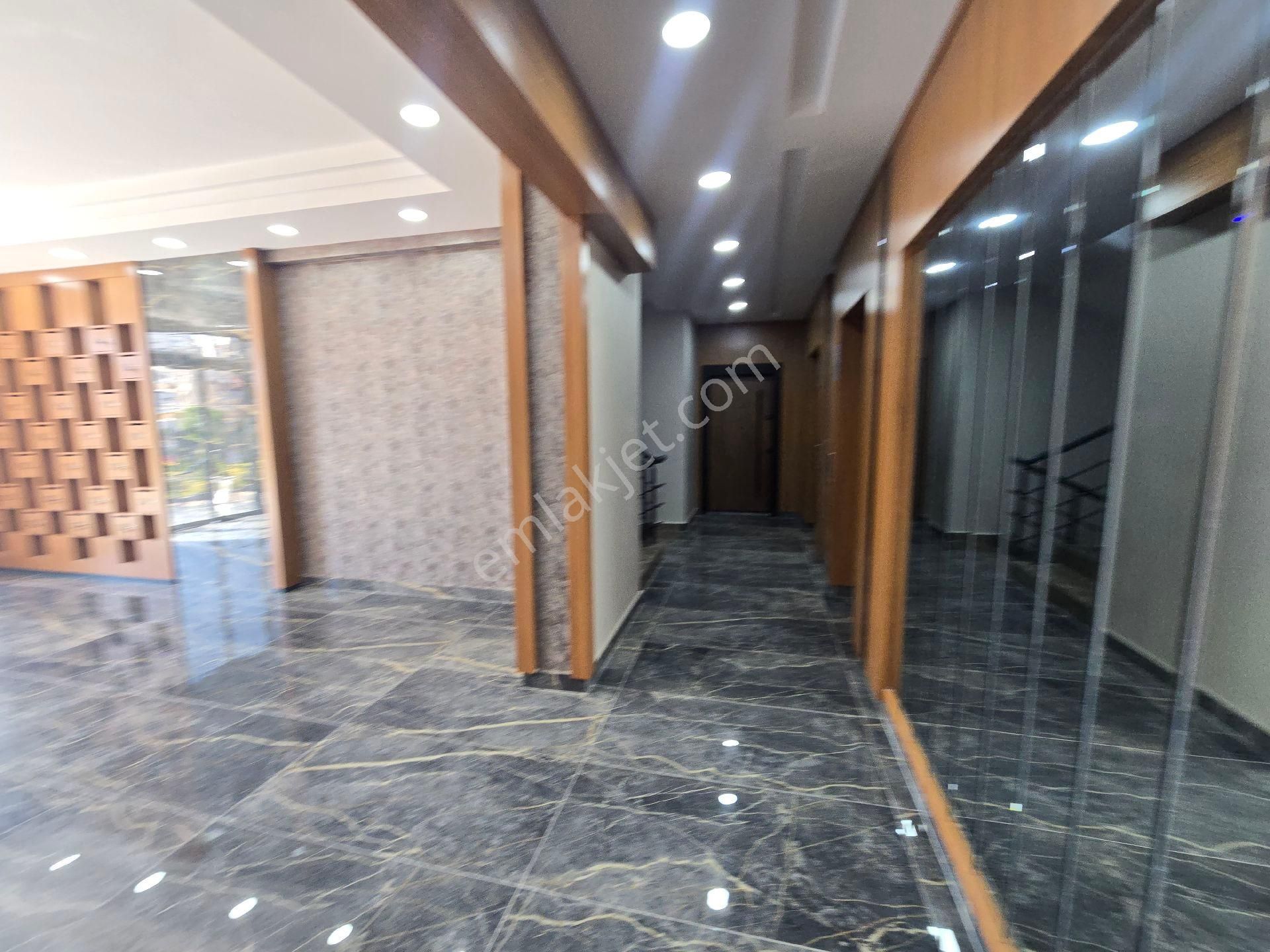 Aktif Gayrimenkulden Çiflikköyde Lüxs Sit De Satılık Ultra Lüxs 4+1 13 Cü Kat Daire - Görsel 9