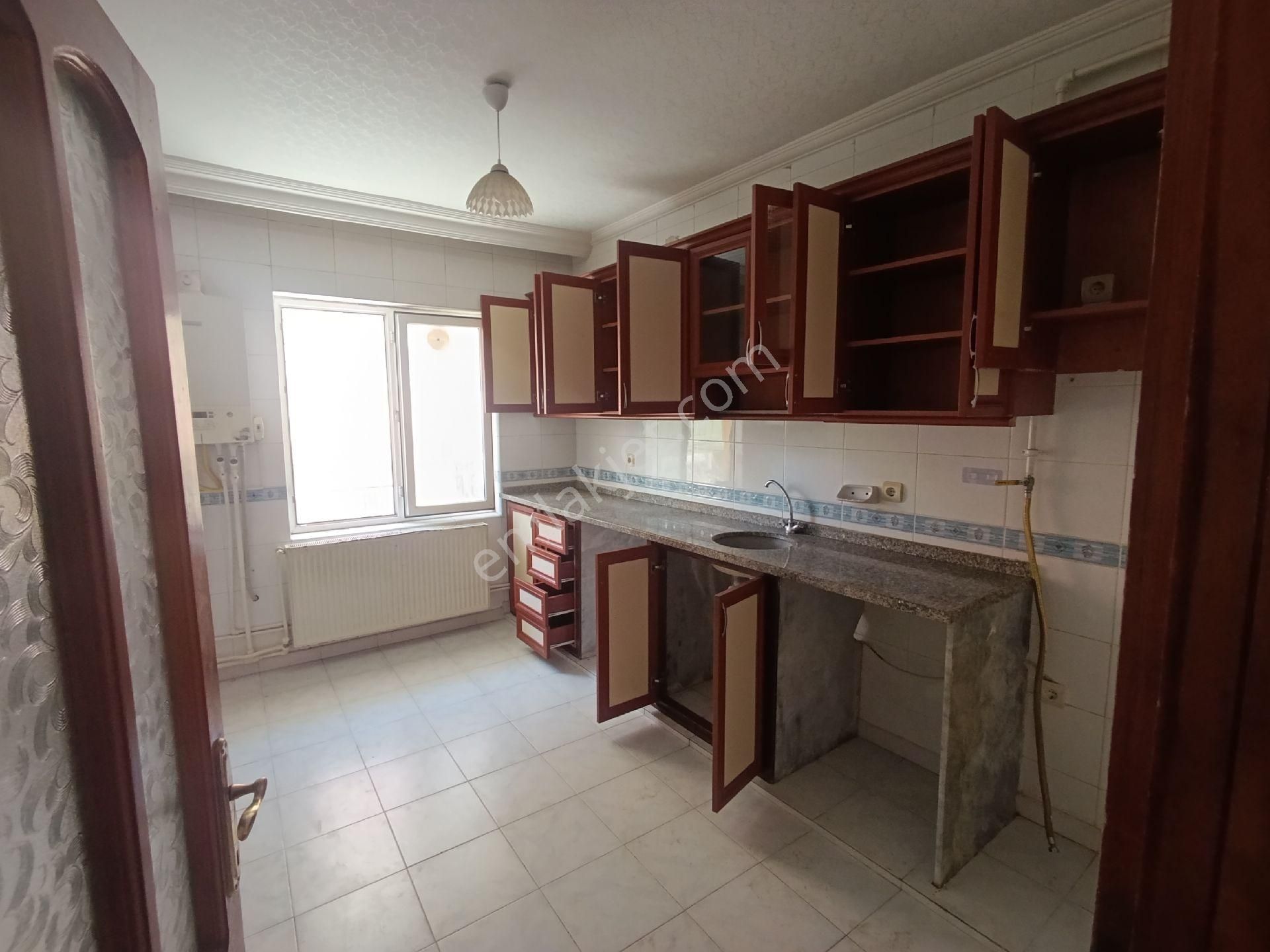 Deniz Mh De 4 Katli 168m2 Arsa Sahip Köşe Başı Müstakil Ev - Görsel 33