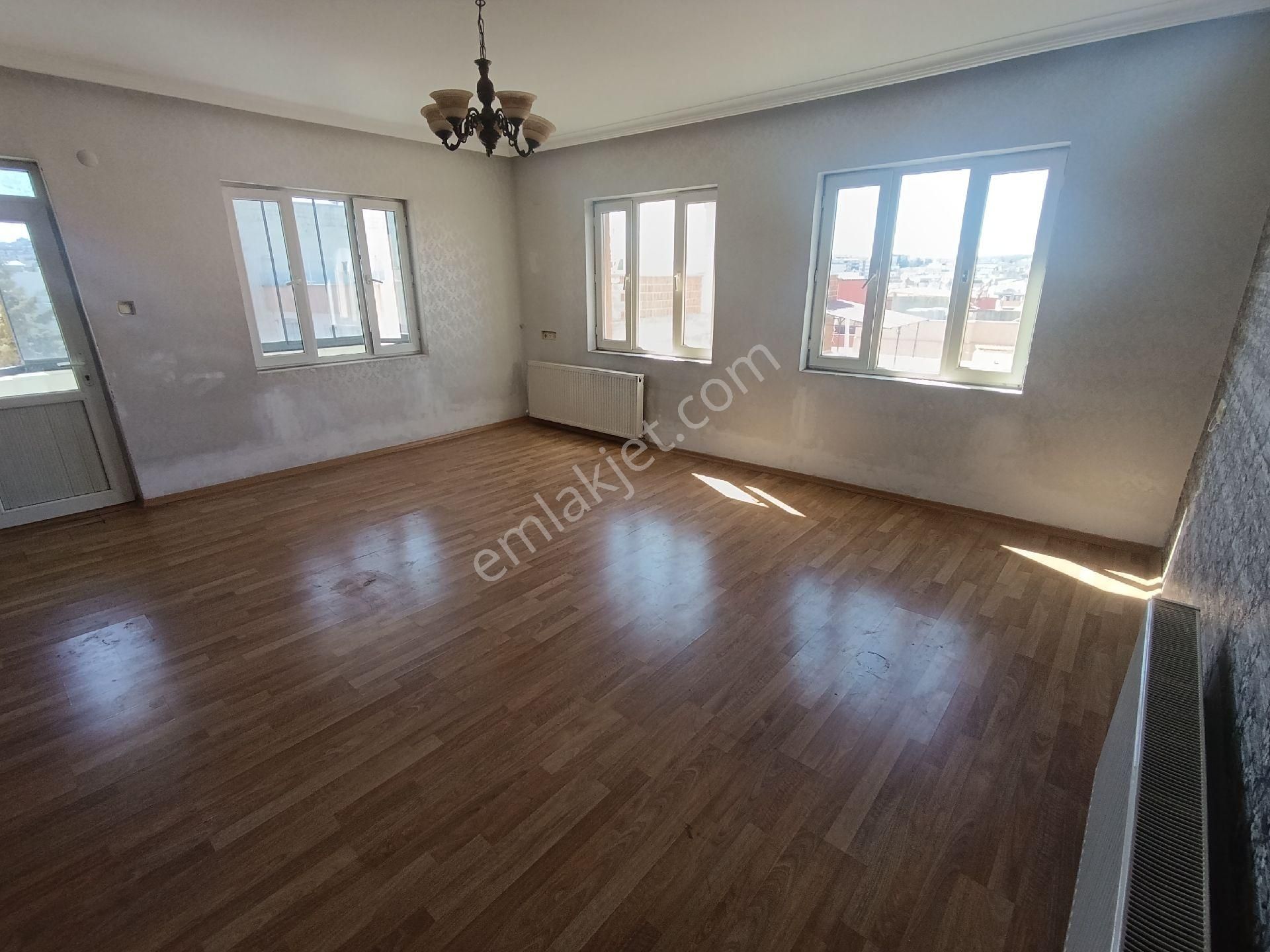 Deniz Mh De 4 Katli 168m2 Arsa Sahip Köşe Başı Müstakil Ev - Görsel 24