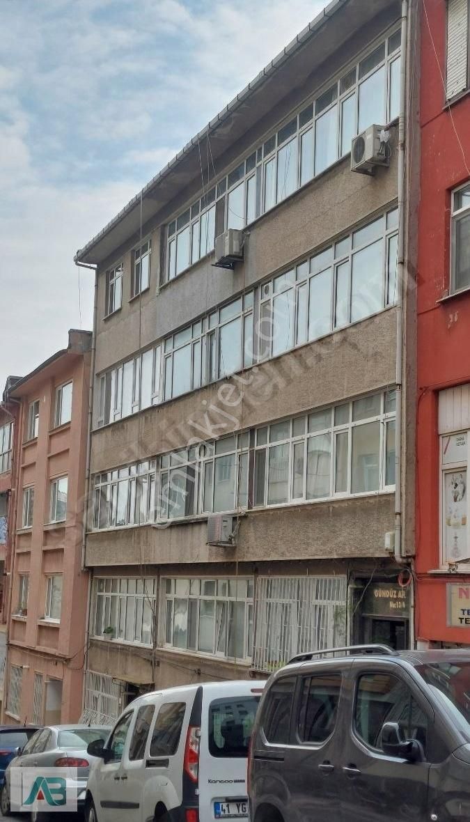 Üsküdar Merkezde İskanlı 3+1 Arakat Daire