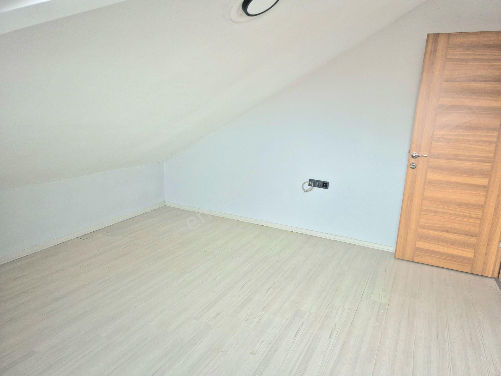 Molla Team'den G.o.p Bağlarbaşı'nda 4+2 120 M2 Satılık Dubleks - Görsel 16