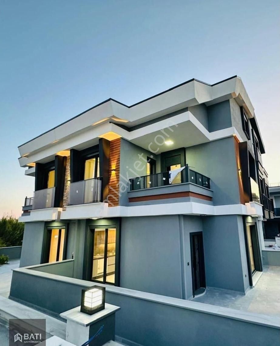 Didim'in Gözdesi Hisar Mahallesinde Satılık Geniş Peyzajlı Villa