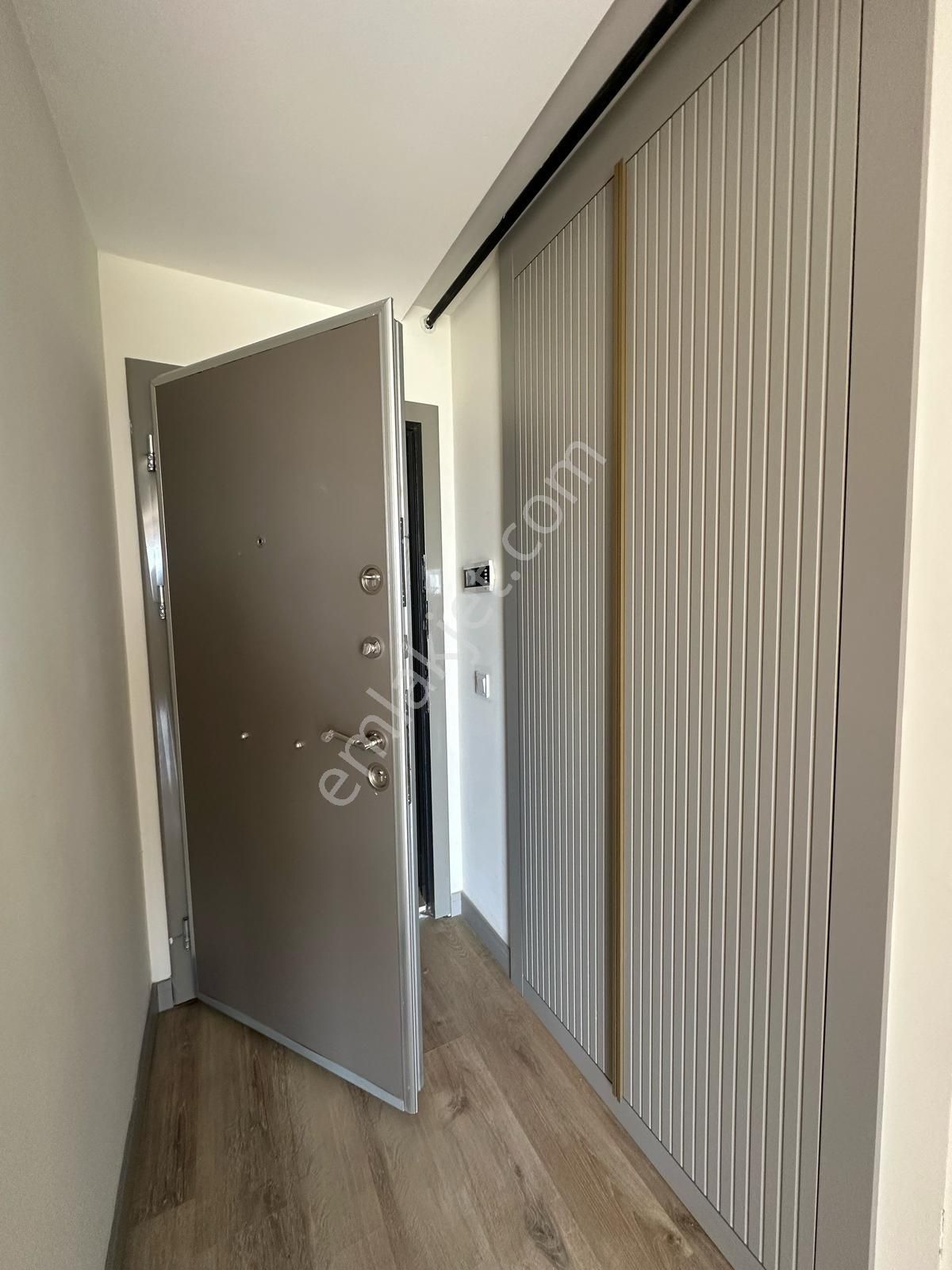 İz'den Bulvar Üzeri Site Nizamiye Havuz Dahil Site Konsept - Görsel 2