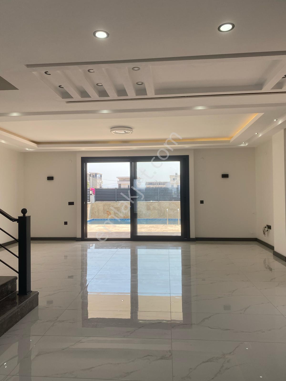 Didim Efeler'de Satılık Havuzlu Güvenlikli Bahçeli Villa - Görsel 8